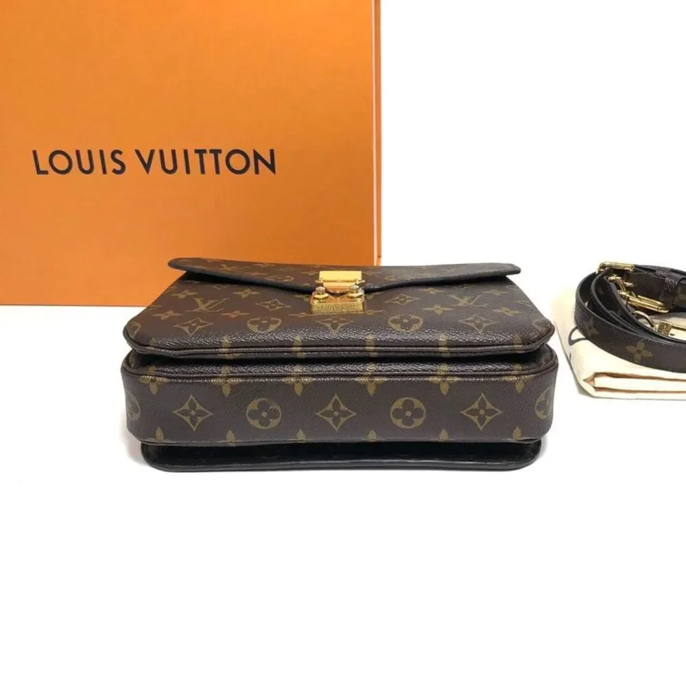 Louis Vuitton Women Pre-Loved Bag Very Good Condition